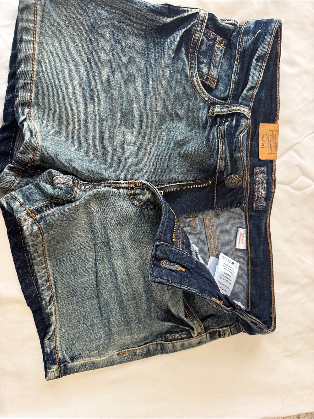 Women's Slim Denim Shorts in Faded Blue